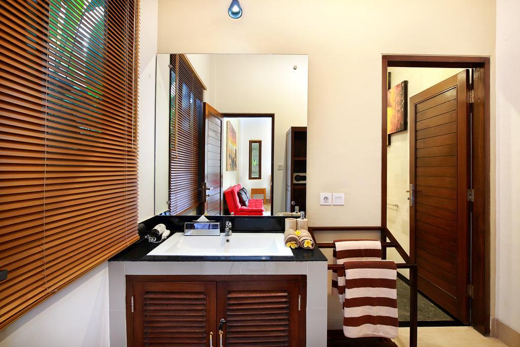 De Liza Villa Seminyak Beachside By Bali Asia Villa Exterior foto
